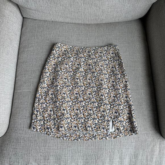 Mini floral skirt with - Picture 1 of 4